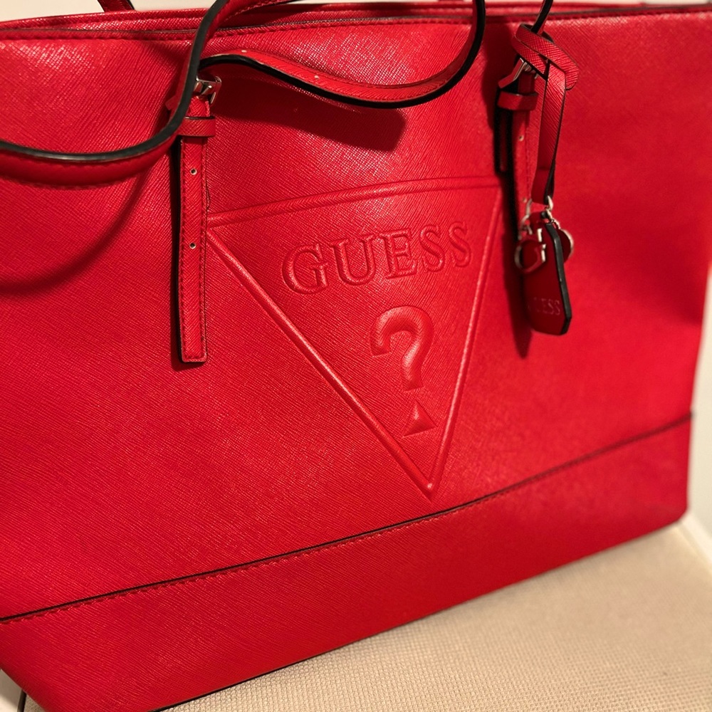 GUESS medium size bag/Tote with charms